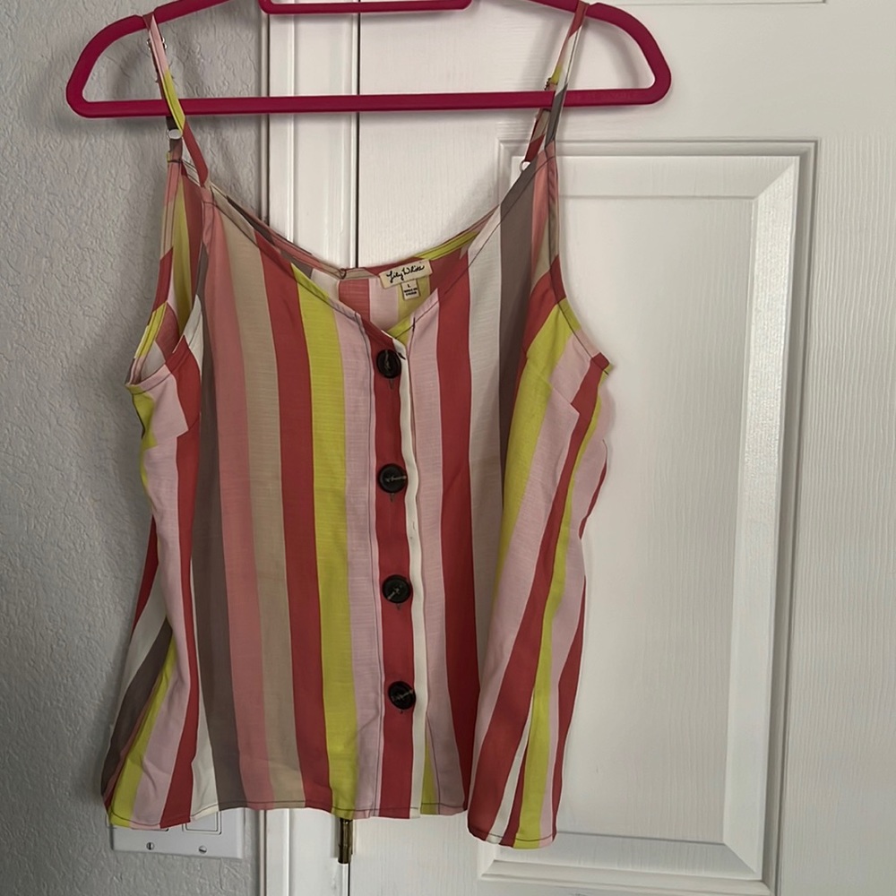 Super cute lily white colorful tank